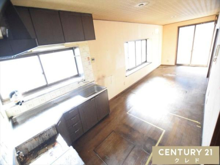 ���r���O -