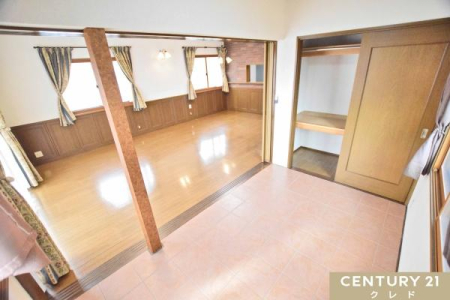 �m�� �y�m��4.2���z
LDK�Ɨאڂ����������B
�d�؂��߂�ΓƗ��������Ƃ��āA�����˂��J�����LDK�ƈ�̉������L�X�Ƃ�����ԂƂ��ăt���L�V�u���ɂ��g�����������܂��B