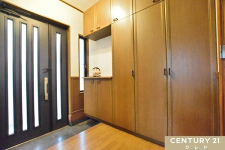 ���� �Ƒ����̌C���X�b�L�����[�\�ȑ�e�ʃV���[�Y�{�b�N�X�I�����O�u�[�c�Ȃǂ�����������܂�܂��B
�Еt�������֎����ۂ��₷���A�}�ȗ��q�������S�I