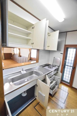 �L�b�`�� ���[�t���̃L�b�`��������Ă���A�g������̗ǂ����C�A�E�g�ł��B
�X�e�����X�V�ł�����ꂵ�₷���A��Ƃ����₷���L�b�`���ł��B