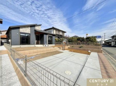 �O�ʓ��H�܂ތ��n�ʐ^ 63�`72�؂̍L�X�Ƃ����~�n�ɁA3�`4LDK�̐V�@���S3���a���B
��Ƃ肠��Z��ԂŁA�Ƒ��̃��C�t�X�^�C���Ɋ��Y���Z�܂��ł��B