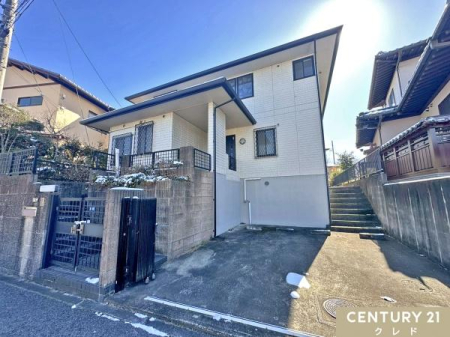 �O�ʓ��H�܂ތ��n�ʐ^ ����������u����v�w����o�X���14���A�o�X��u�������v����k��3���̗��n�B
�Ŋ��́u����v�w���ӂɂ̓s�I�j�[�E�H�[�N�Ȃǂ̏��Ǝ{�݂�����A���p�i�̂��������ɂ��֗��ȗ��n�ł��B