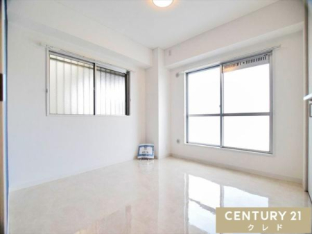 �m�� �y�m��5.5���z
2�ʍ̌��Ŗ��邭���ʂ��̗ǂ��A��5.5���̗m���ł��B
���₩�ȃt���[�����O�������������o�B���D�݂̃C���e���A�Ŏ��������̂������̋�ԍ������y���݂��������܂��B