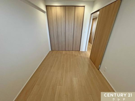 �m�� �y�m��5.5���@��k���z
�z���C�g�~�ؖڒ��̖��邭�������̂���m���B�V���v���ȓ����Ȃ̂ŁA���D�݂̉Ƌ��u���Ď����D�݂̋�Ԃ���邱�Ƃ��ł��܂��B