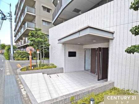 �G���g�����X �|���̍s���͂����Y��ȃG���g�����X�B
����ɂ������ȓ����͊Ǘ��l���񂪂���̂Ŗh�Ɩʂ����S�ł��B