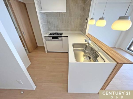 �L�b�`�� �������y�����Ȃ�J�t�F�X�^�C���̃L�b�`���ł��B
���r���O�Ƃ̈�̊�������A�Ƒ��Ƃ̉�b���y���݂Ȃ��痿���ł��܂��B