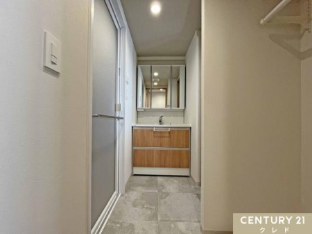 ���ʑ�E���ʏ� ���̎x�x���X���[�Y�ɐ�����A�O�ʋ��t�����ʉ��ϑ�ɐV�K�����B
�i�`�������E�b�h�ƃO���[�̃^�C�������a�����A���������̂����Ԃł��B