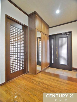 ���� ���Ƒ��̌C�������Ղ肵�܂���A�V�䍂�̑�^�V���[�Y�{�b�N�X�������B���ɂ͑S�g�����t���Ă���A���o�����O�̐g�����Ȃ݃`�F�b�N�ɕ֗��ł��B