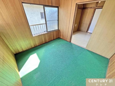 �m�� �y2�K�@�m��4.5���z
�N�₩�ȃO���[���J�[�y�b�g���~���ꂽ�m���B
�����̏_�炩�ȓ��ݐS�n���A���났�̋�Ԃ����o���܂��B