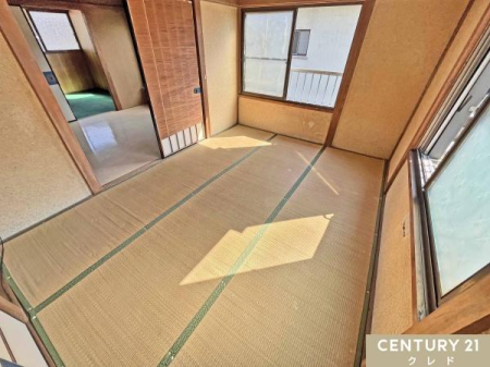 �a�� �y2�K�a��6���@�쐼���z
���E�M�����炰�A�N�b�V�����������͂̑f���ł��낰��a�̋�ԁB
�Ǐ����ɖv�����鏑�ցA���邢�͐Â��ȐQ���Ƃ��Ă��s�b�^���B