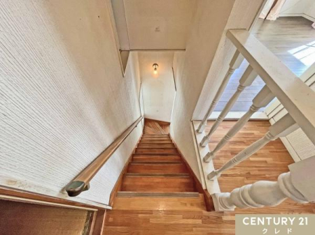 ���̑����� �y�肷��t���K�i�z
�肷��̕t�����K�i�͓]�|�Ȃǂ̎��̖h�~�ɂȂ���܂��B�ו��������Ă���Ƃ��ȂǁA�K�i�̏���~��̕��S�����Ȃ��A���N�z�̕��⏬���Ȃ��q�l�����S�ł��I