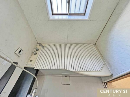 ���� ��ꂽ�J���_�������؃^�C�v�̃o�X���[���B
��������̂Ŋ��C���₷���A�J�r�΍�ɂ��Ȃ���܂��B
�֗��Ȓǂ������@�\�t���B