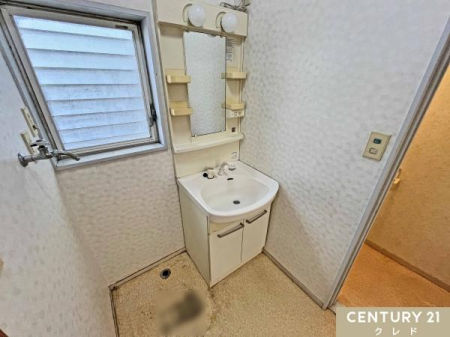 ���ʑ�E���ʏ� �Ɨ����ʉ��ϑ��ݒu�B
���̗��T�C�h�Ɛ��ʑ䉺�͂��ׂĎ��[�X�y�[�X�ɂȂ��Ă��܂��B�U�炩�肪���ȃA�C�e�����������ڂł��܂��B