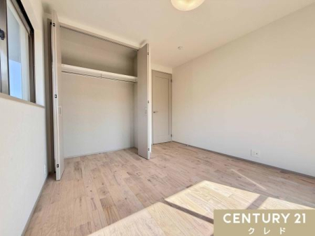 �m�� �y�m��6.2���z
�e�����ɏ\���Ȏ��[�X�y�[�X���m�ۂ����u�S�������[�t���v�̏Z�܂��B
2��������u�₩�ȕ����ʂ蔲���A���₩�Ȋ���ۂ��Ƃ��ł��܂��B