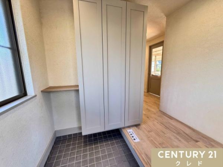 ���� ������u���̂ɕ֗��ȃJ�E���^�[�X�y�[�X�A���[�͂̂���V���[�Y�{�b�N�X�t���B
�Ƒ��S���̌C������������[�ł��A���ł����������ւ��L�[�v�ł��܂��B