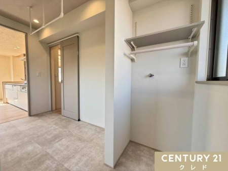 ���ʑ�E���ʏ� ���t���ō̌��E���C���ǍD�ȃ����h���[���[���B
����܂��̓����ߗނ���������ꂩ���ɏW��ł��܂��B