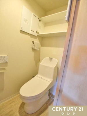 �g�C�� ���K���Ɖq���ʂ����˔������E�H�V�����b�g�@�\�t���g�C���B�㕔�I�t���Ńg�C���b�g�y�[�p�[����i�̎��[�ɂ��֗��ł��B