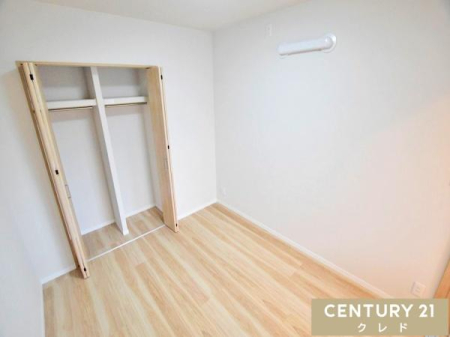 �Q�� �y�m��5���z
�����݂̂���ؖڒ��̏��ނƌ�����͓I��5���̗m���B�ߗނ⏬���̐����ɕ֗��ȃN���[�[�b�g���������A����������������ƕۂĂ܂��B