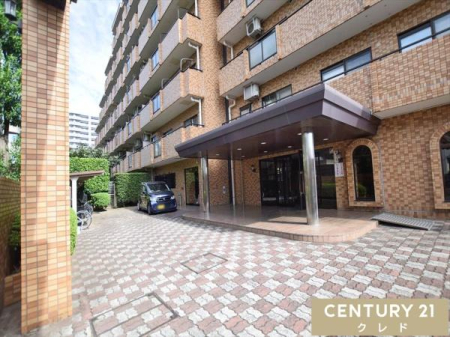 �G���g�����X �|���̍s���͂����Y��ȃG���g�����X�B����ɂ������ȓ����͊Ǘ��l���񂪂���̂Ŗh�Ɩʂ����S�ł��B�ڂ����ݔ����A���C�y�ɂ��₢���킹���������B