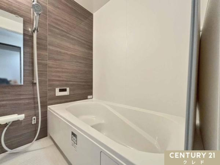 ���� ��ꂽ�J���_������S�n�ǂ���؃^�C�v�̃o�X���[���B
�����ɂ̓X�e�b�v���݂����Ă���A���g�����y���񂾂�A���q�l�̓����T�|�[�g�ɂ��֗��B