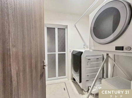 ���ʑ�E���ʏ� ���ʑ�ƒE�ߎ��𕪂����Ɨ��݌v�ŁA�v���C�o�V�[�����K���������I
����E�����X�y�[�X�Ƃ��Ă��\���Ȃ�Ƃ肪����A�Ǝ���������������l����ꂽ�@�\�I�Ȃ���ł��B