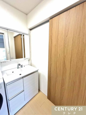 ���ʑ�E���ʏ� ���[�L�x�ȎO�ʋ����ϑ�I
��������ʑ䉺�̎��[�X�y�[�X�ɂ͐�܂���p�i���܂Ƃ߂Ă��܂��A�X�b�L���Ƃ�����Ԃ�ۂ��Ƃ��ł��܂��B