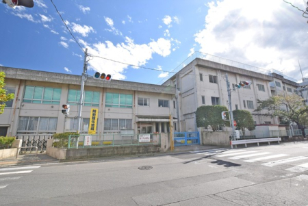 ���ӊ� �y���w�Z�z��z�s���F�쏬�w�Z�F2100m