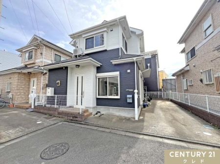 �O�ʓ��H�܂ތ��n�ʐ^ 17.5���̍L�XLDK��3�ʍ̌��ŗz����ǍD�B
���Ƒ��̗l�q�����n����Ζʎ��L�b�`����z���A���R�Ɖ�b���e�ޖ��邢�Z��Ԃł��B