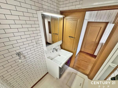 ���ʑ�E���ʏ� �V���v���ȑ���Ȃ���A���[�͂��d���B
����肪�ψ�ɏƂ炳�����ʉ��ϑ�̓��C�N��g�����Ȃ݂ւ̂�����肪������ɂ��I�X�X���̐ݔ��ł��B