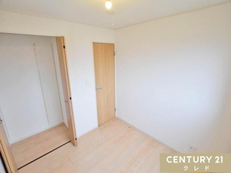 ���r���O�ȊO�̋��� �y�g�����N���[��4.5���z
���[�����Ƃ��Ă͂������A���[�N�X�y�[�X�Ȃǂɂ����p�ł���֗��ȋ�Ԃł��B�����t���̃N���[�[�b�g�ł��������L���g���܂��B