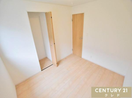 �q������ �y�m��5.25���z
�q�������ɂ��s�b�^���ȗm���B�׋�����{�I�A�x�b�h�Ȃǂ̉Ƌ��u���Ă���Ƃ肪����A���K�ɂ��߂������������܂��B