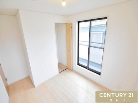 �m�� �y�m��5���z
������o���R�j�[�ɖʂ������邢�m��5���B�V���v���ȓ����Ȃ̂ŁA���D�݂̉Ƌ��u���Ď����D�݂̋�Ԃ����܂��B