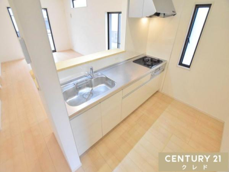 �L�b�`�� �Z�������ԑтɂ����ٓ��E���H�̏��������₷��3���^�C�v�̃R�����B�傫�ȃV���N�͂�������H��̐􂢕����y�ɍs���܂��B