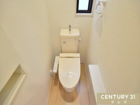 �g�C�� 1�E2�K�̊e�K�ɃE�H�V�����b�g�@�\�t���g�C��������܂��B���̖Z�������Ԃ����ԑ҂��̐S�z���Ȃ��A������̃g���u���������S�ł��B