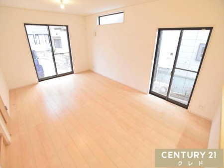 ���r���O �yLDK18���z
��Ɠ���2�ʍ̌��ŗz���������Ղ�ƍ~�蒍���A18���̖��邢LDK�B���Ƒ��݂�Ȃ����R�̂ŐS�n�ǂ��߂������Ƃ��ł��܂��B