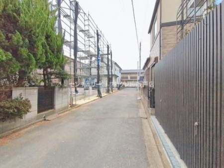 �O�ʓ��H�܂ތ��n�ʐ^ ����������u��z�s�v�w�E�����V�h���u�{��z�v�w��2�w���p�\�B�o�X����߂��A�����̒ʋΒʊw�͂������A�x���̂��o�����ɂ��֗��ȏZ���ł��B