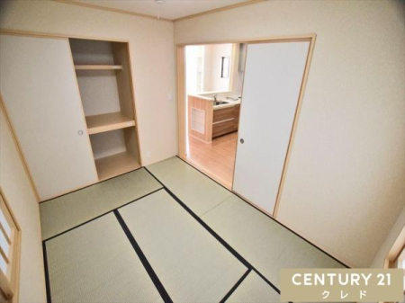 �a�� �y�a��6���z
�L�b�`���ׂ̗ɂ�6���̘a��������܂��B
���r���O�ƍ��킹���Ƒ��̒c���X�y�[�X�Ƃ��āA�܂��q�ǂ��̐����ɍ��킹�ĕω��ł���t���L�V�u���ȕ����Ƃ��Ă����g�����������܂��B