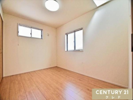 �m�� �y�m��6���z
�g������̂���6���̍L���̋�Ԃł��B
�V���v���Ȏ��������炱���A�Ƌ�̃��C�A�E�g��Ƒ��Ԃł̎����̑I�����Ƃ��ď_��Ɋ��􂵂܂��B