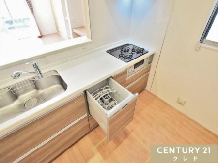 �L�b�`�� �y�r���h�C���H���򊣑��@�z
�Չ����������r���g�C���H��@�ŉƎ��̎��Z������`���B
�V���N�E��Ƒ����������ƕۂ��A���؂�J�S���炸�Œ����X�y�[�X���L����܂��B