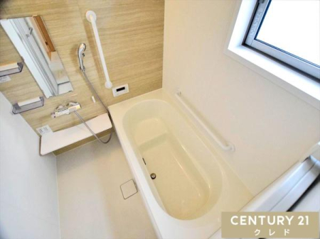 ���� �ߐ����ʂ̂���x���`�^�C�v�̗������̗p�B
�������Ɣ��g�����y���񂾂�ƁA�D�݂̓������@�𖞋i�ł��܂��B
�肷�肪�������ɂ��邽�߁A�p�����s����ɂȂ�₷�������������S�ł��B