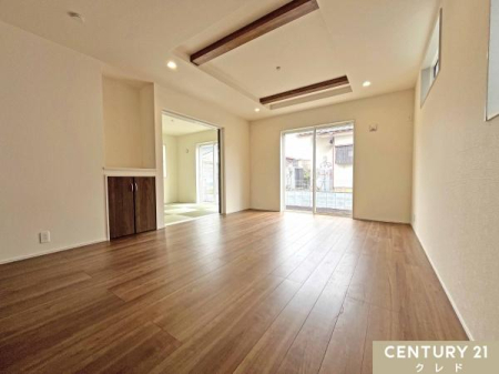 ���r���O -