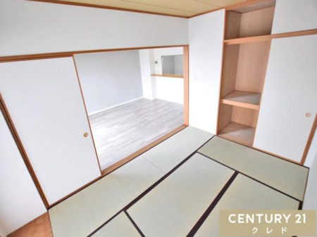 �a�� �y�a��6.7���z
�אڂ��郊�r���O�ƍ��킹�āA�J�������ӂ��L�X�Ƃ�����ԂɁB�q�ԂƂ��Ă͂������A���q�l�̗V�я�₲�Ƒ��̂��났�X�y�[�X�Ƃ��Ă����􂵂܂��B