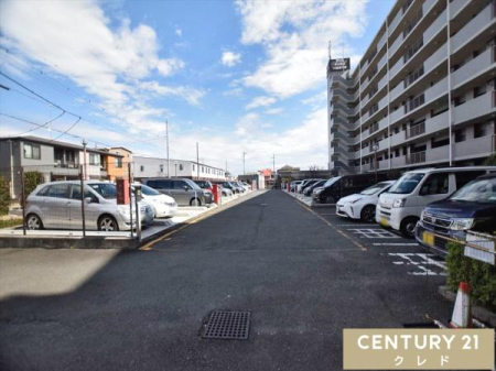  �~�n�����ԏꂠ��i���z7000�`9000�~�j
�󂫂̏ꏊ��ԃT�C�Y�̐���������܂��̂ŁA����]�̏ꍇ�͂��C�y�ɂ��m�F���������܂��B