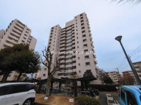 ���̑����n ����������u��t�v�w�k��15���B���ӂɂ̓X�[�p�[�Ȃǂ̏��Ǝ{�݂ɉ����A����@�ւ��[���B�q��Đ��тɂ��������A�֗��ň��S�ȏZ���������Ă��܂��B