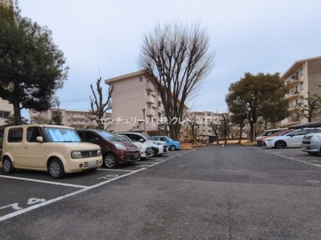  �~�n�����ԏꂠ��i���z4500�~�j
�󂫂̏ꏊ��ԃT�C�Y�̐���������܂��̂ŁA����]�̏ꍇ�͂��C�y�ɂ��m�F���������܂��B