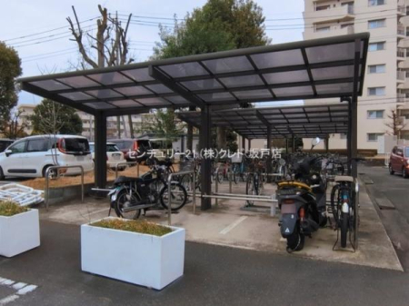 ���̑����p�� �y���֏�E�o�C�N�u����z
�ʋ΁E�ʊw�Ȃǂł��g���̂��Ƒ��������p���������܂��B
�����̕t�������փX�y�[�X�͉J�Ȃǂɂ��K���玩�]�Ԃ����܂��B