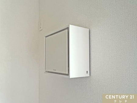 ���̑� �y�M�����^���C�V�X�e���z
�����̉��x���ێ����Ȃ���A�V�N�ȊO�C��������邱�Ƃ��ł��܂��B
���C��L���̏����ɂ����ʓI�B���K�ȋ��Z�����ۂ���܂��B