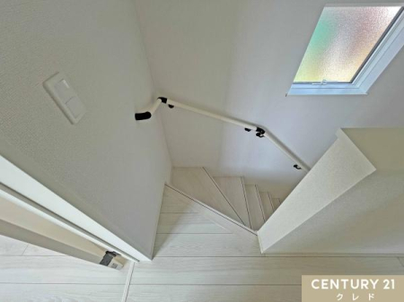 ���̑����� �y�肷��t���K�i�z
�肷��̕t�����K�i�͓]�|�Ȃǂ̎��̖h�~�ɂȂ���܂��B�ו��������Ă���Ƃ��ȂǁA�K�i�̏���~��̕��S�����Ȃ��A���N�z�̕��⏬���Ȃ��q�l�����S�ł��I