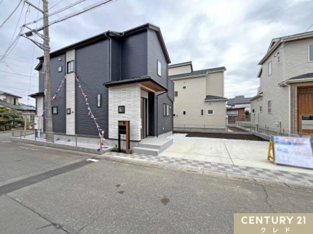 �O�ʓ��H�܂ތ��n�ʐ^ �y3�����z
�J�������ӂ��k��6���~�k��6���̊p�n�I�������������A�q��ĉƑ��ɂ��������߂�4�i5�jLDK�I
�Ǝ������̗ǂ������W��݌v�B