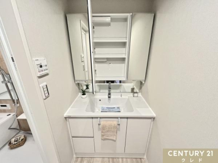 ���ʑ�E���ʏ� �Z�������̐g�x�x�ɕ֗��ȎO�ʋ��t�����ʉ��ϑ�ɐV�K�����B�����⑫���̈����o���Ȃǎ��[�X�y�[�X���[�����Ă���A�����ނ���������Еt���܂��B